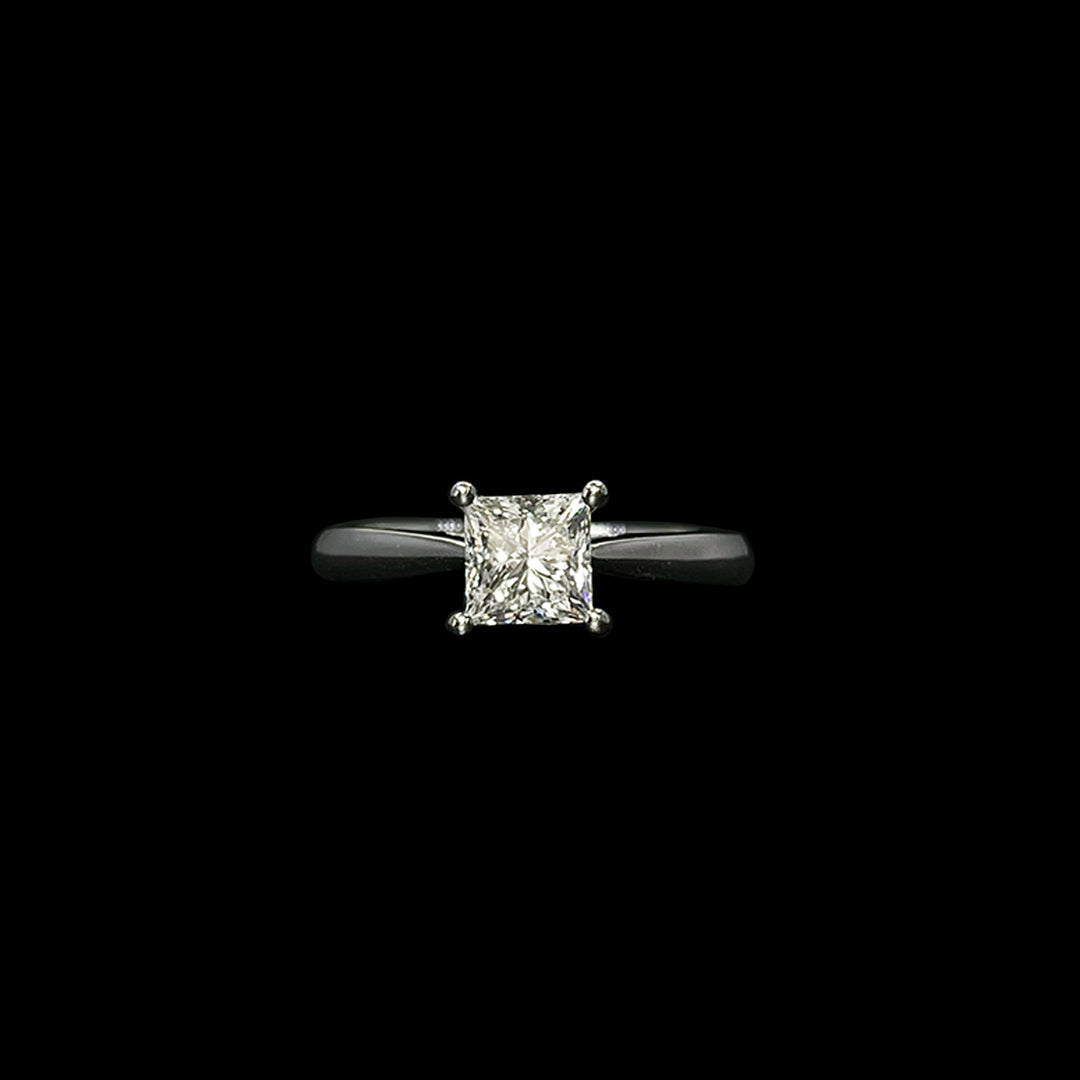 Diamond solitaire ring | Princess cut | Platinum