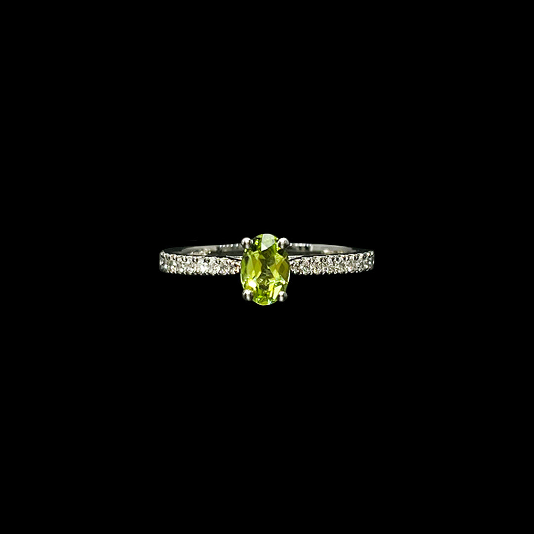 Peridot ring | Diamond set shoulders | Platinum