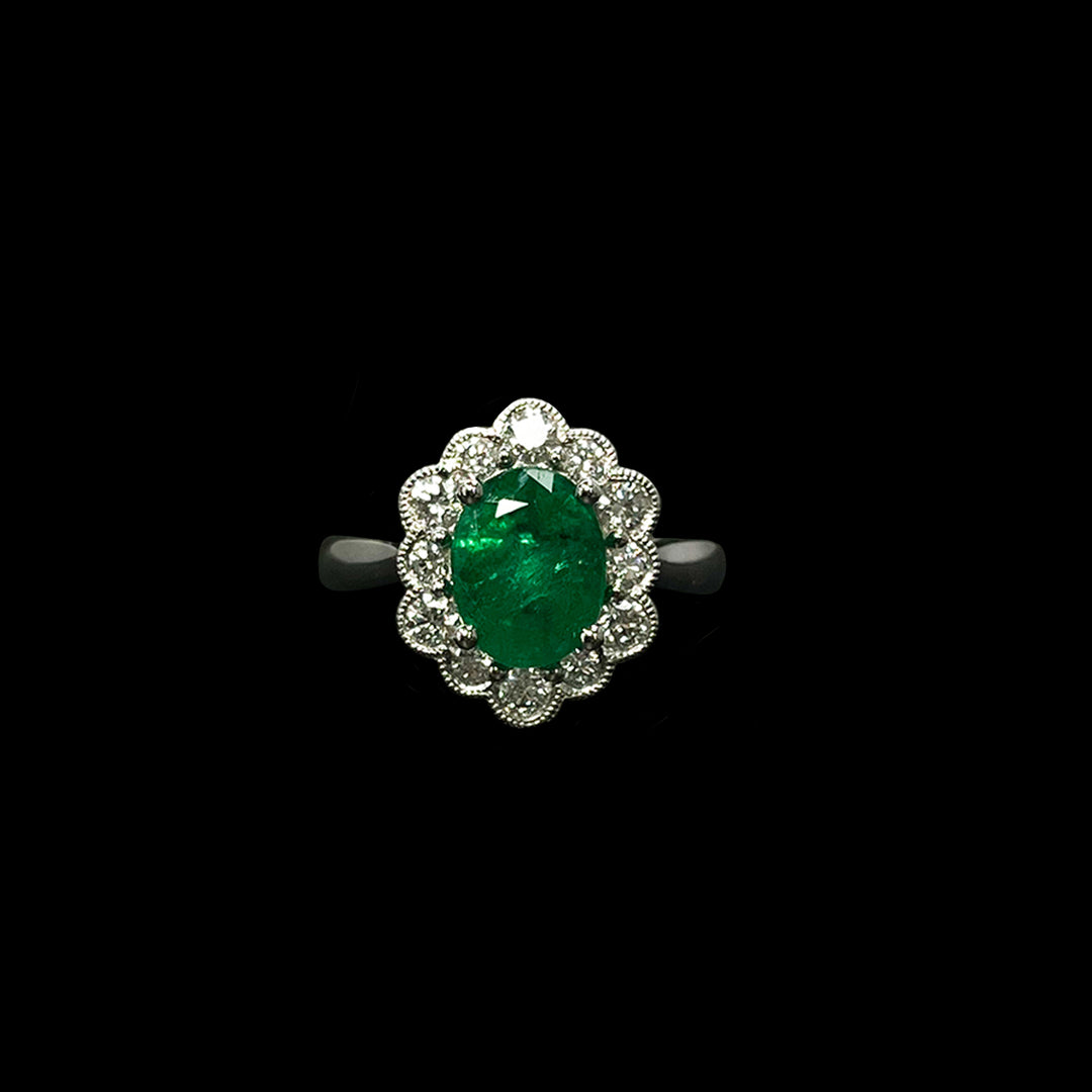 Emerald and Diamond ring | Cluster |Platinum