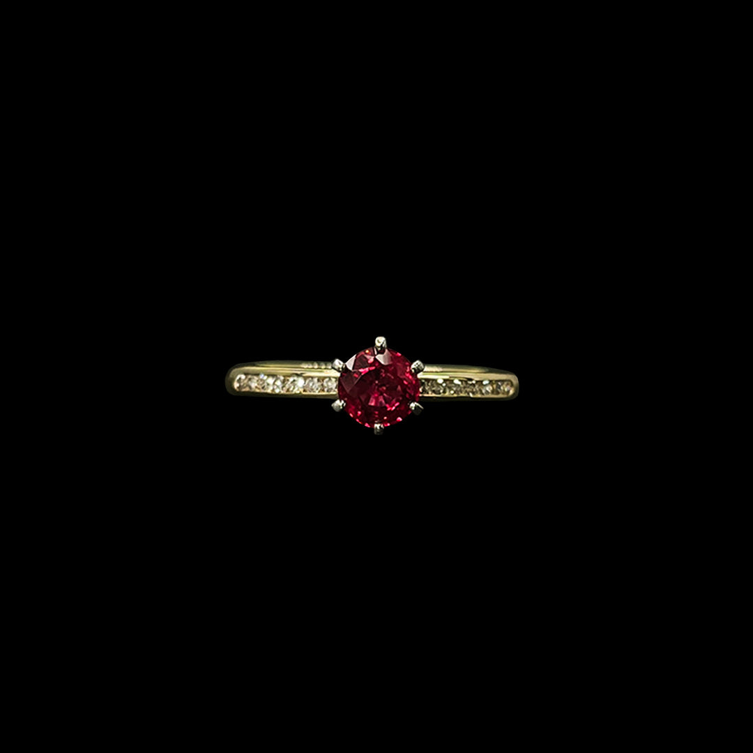 Ruby and Diamond ring | Round brilliant | 18ct Yellow Gold