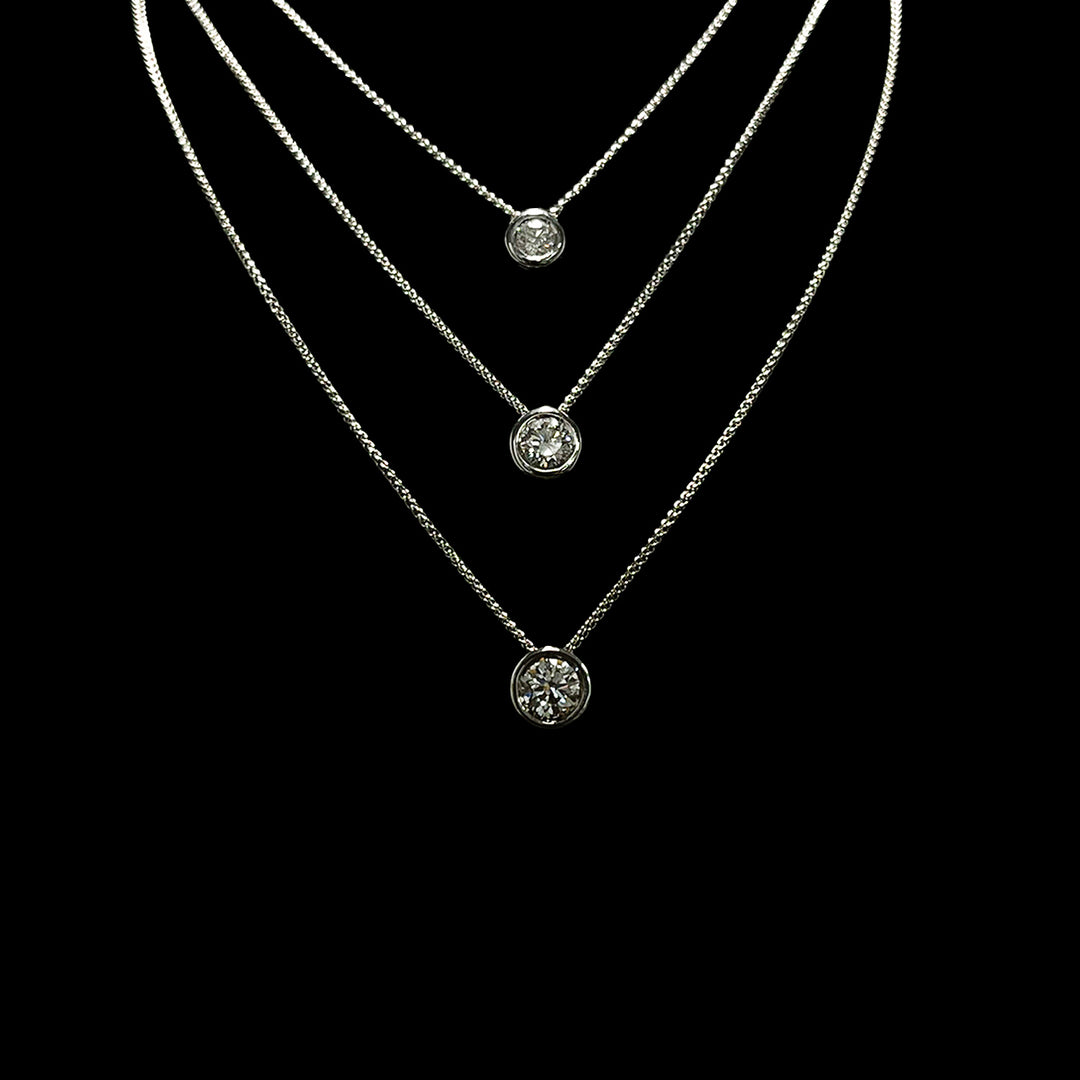 Diamond pendants | Rubover set | Round brilliant | 18ct White Gold