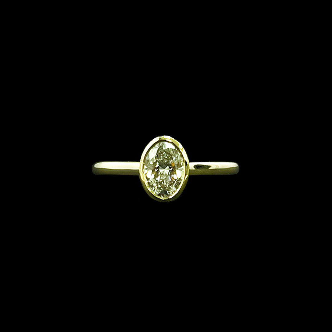 Diamond solitaire ring | Oval cut | collet set