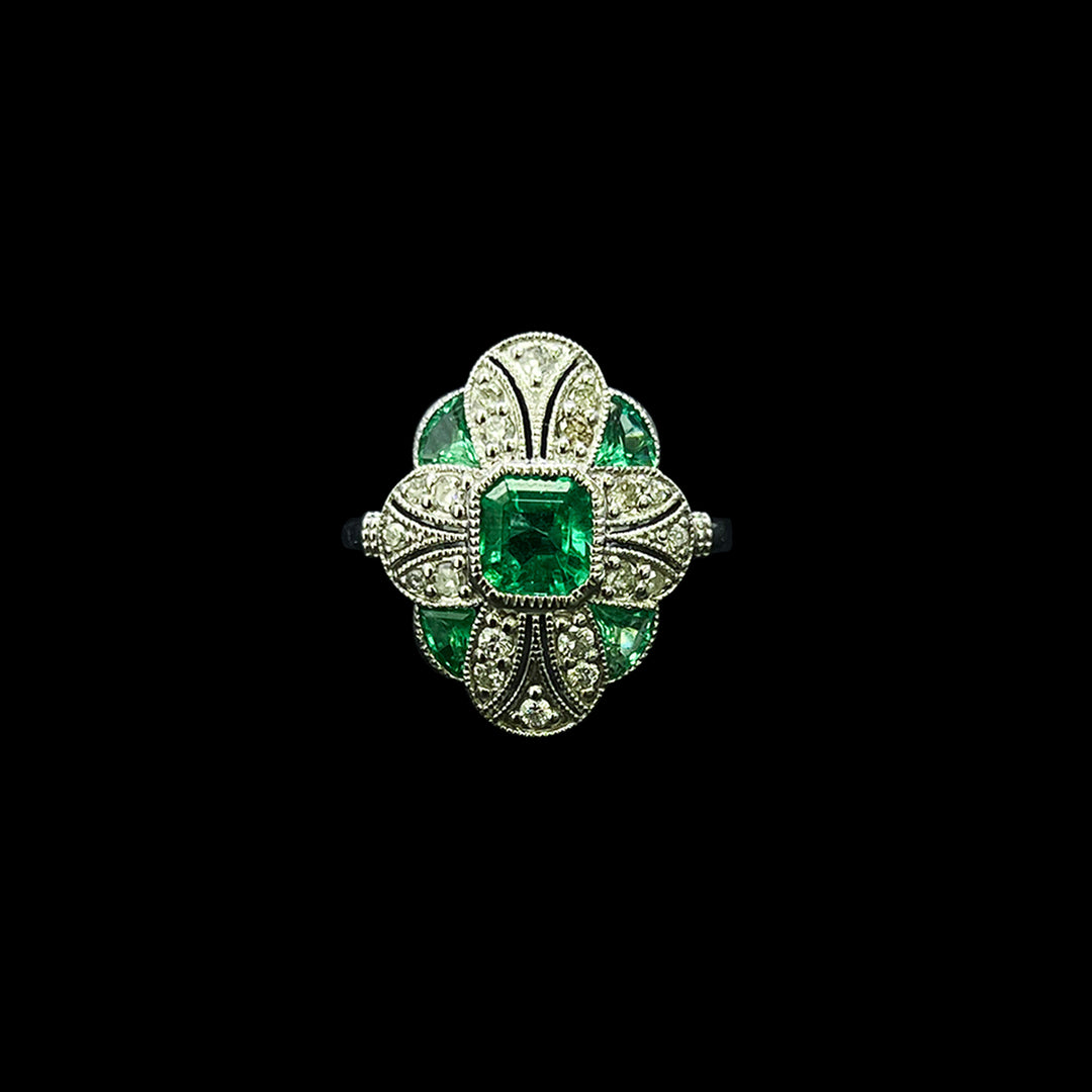 Emerald and diamond ring | Platinum