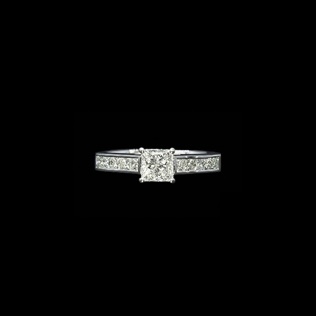 Diamond solitaire ring | Princess cut | Platinum