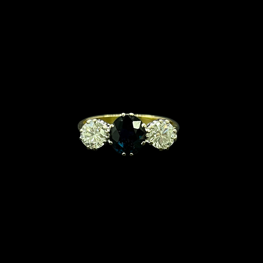 Sapphire and diamond ring | Trilogy | 18ct yellow gold