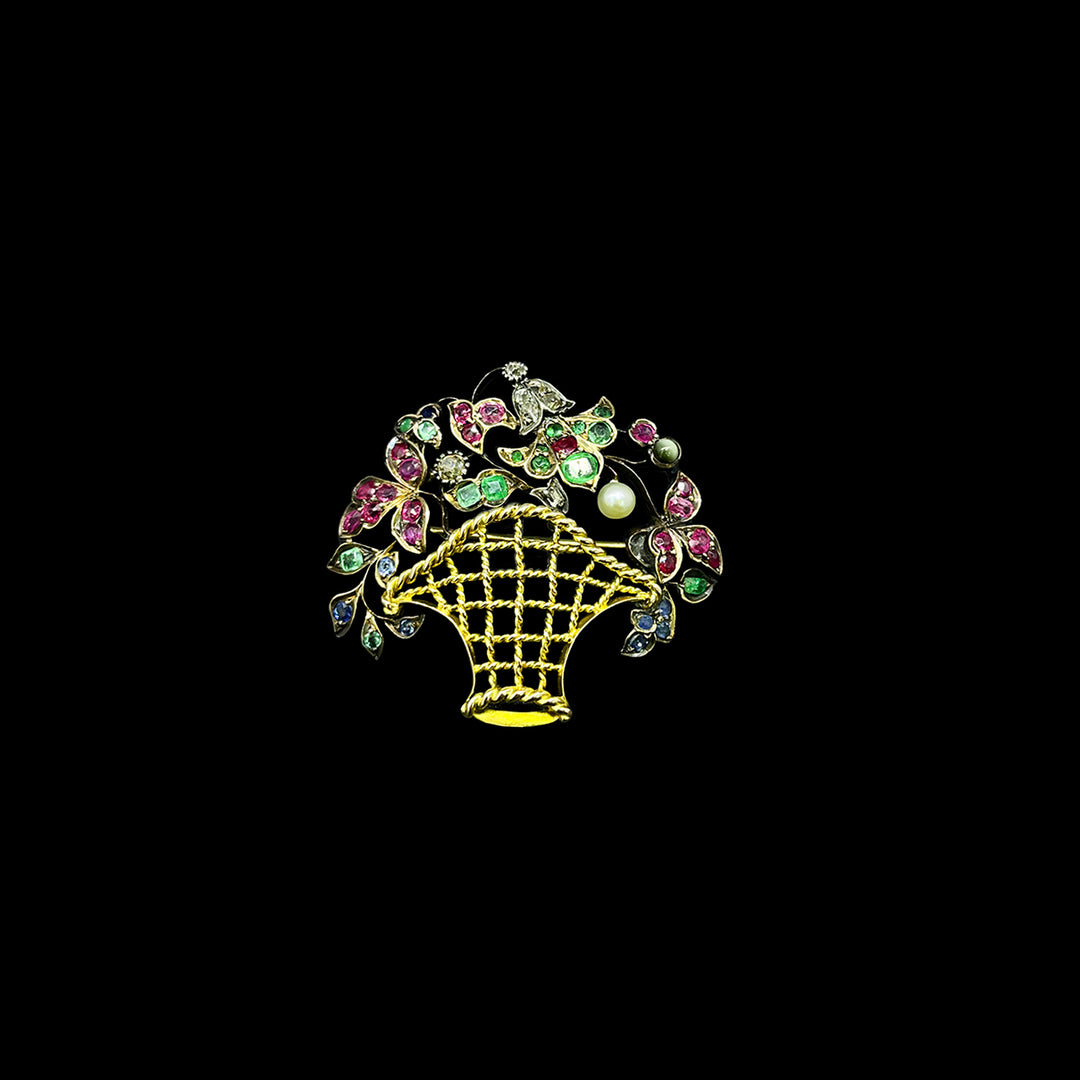 Stone set brooch | 18ct yellow gold