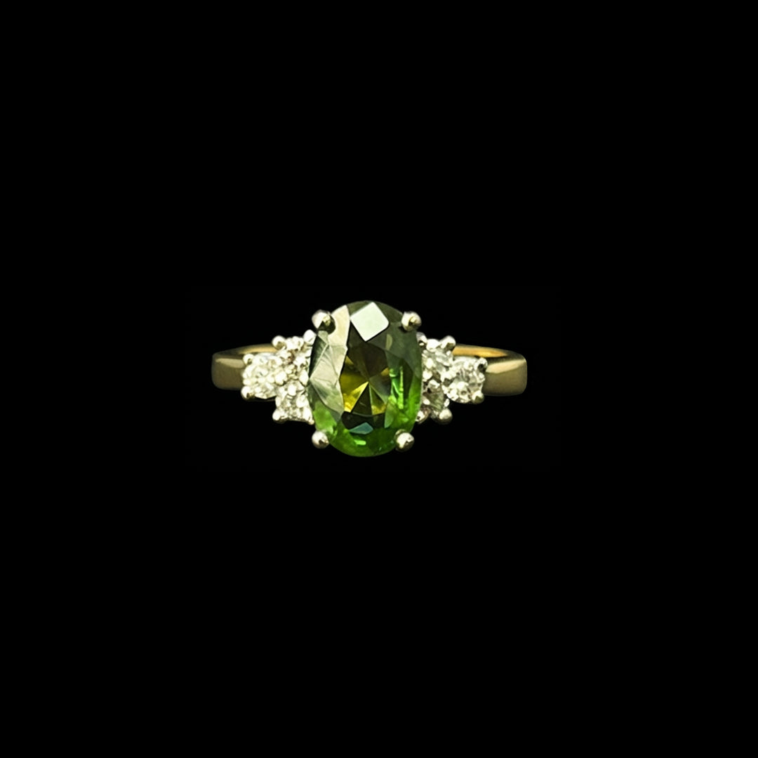 Green tourmaline and diamond ring | 18ct yellow gold