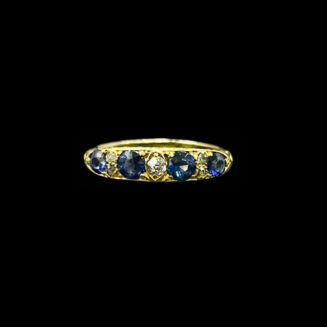 Sapphire and diamond ring | 18ct yellow gold