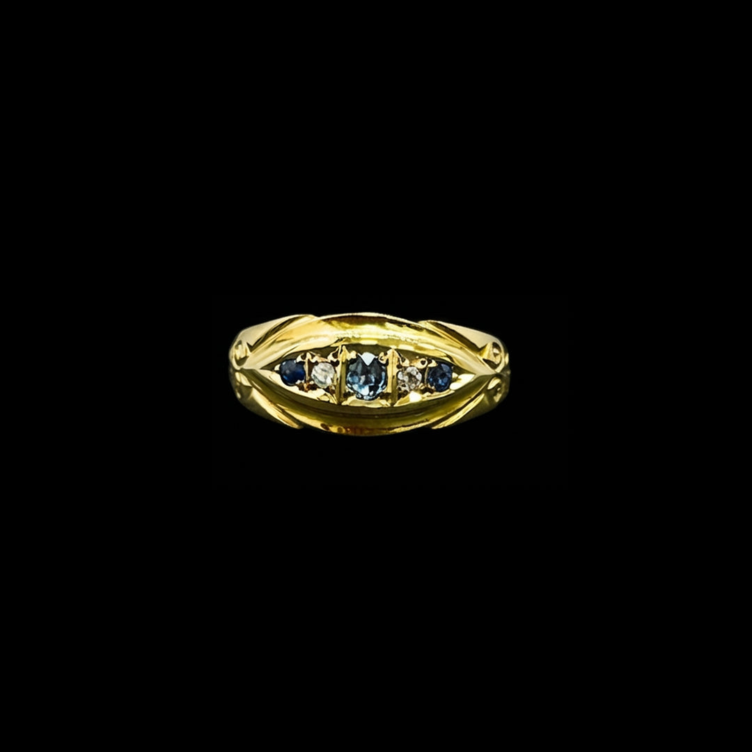 Sapphire and diamond ring | 18ct yellow gold