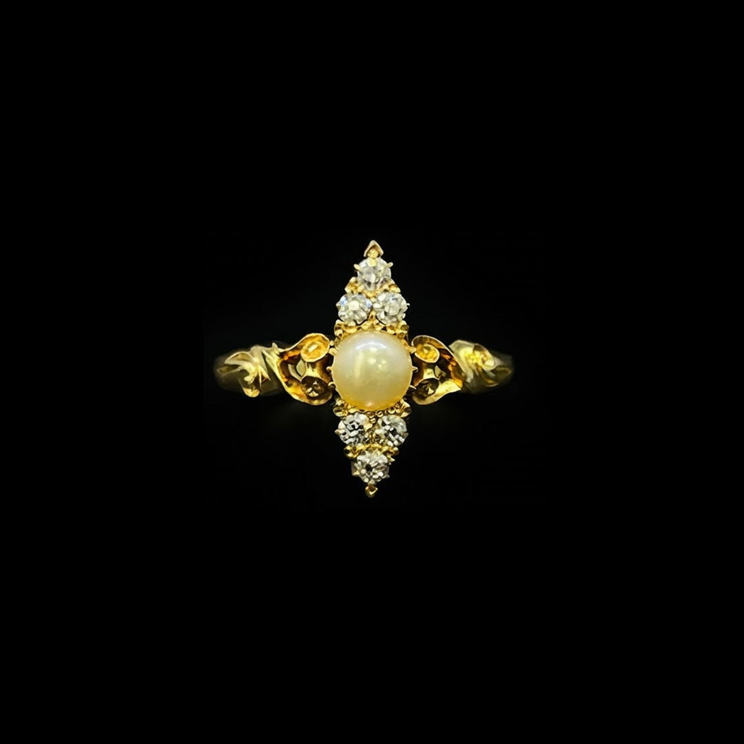 Pearl and diamond ring | 18ct yellow gold