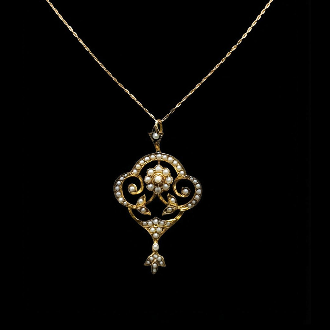 Seed pearl pendant | 9ct yellow gold