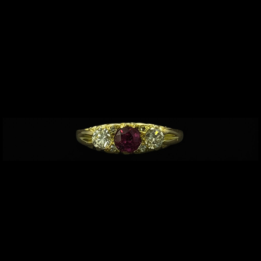 Ruby and diamond ring | Trilogy | 18ct yellow gold