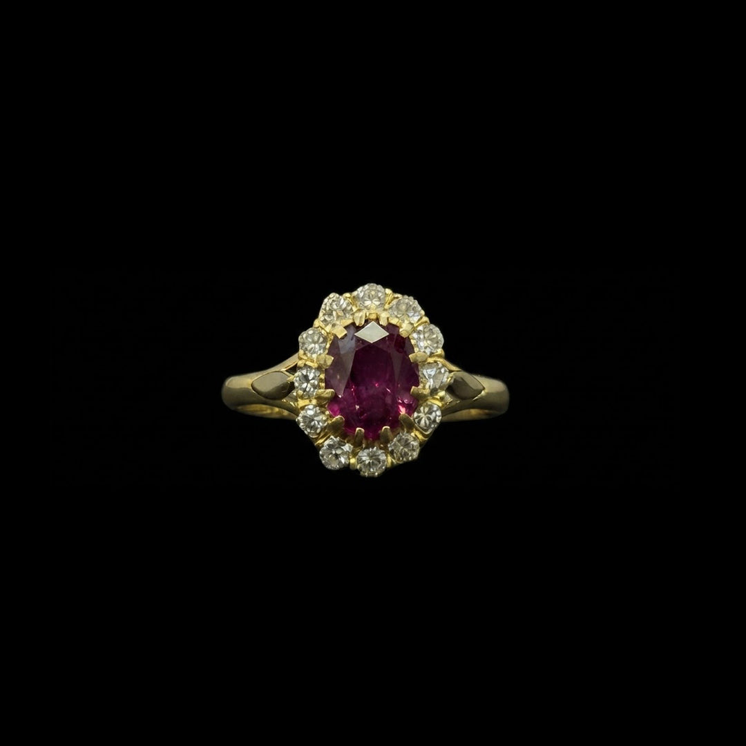 Ruby and diamond ring | Cluster | 18ct yellow gold
