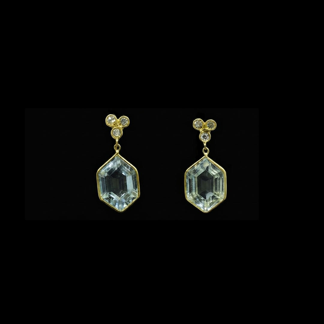Aquamarine and diamond earrings | Drops | 18ct yellow gold