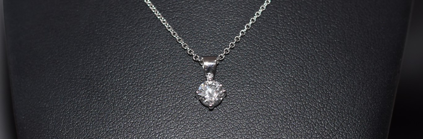 Goldsmiths diamond necklace shop